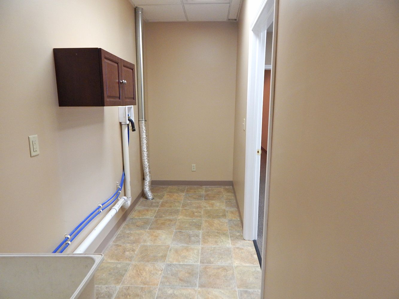 Suite C, Side Center